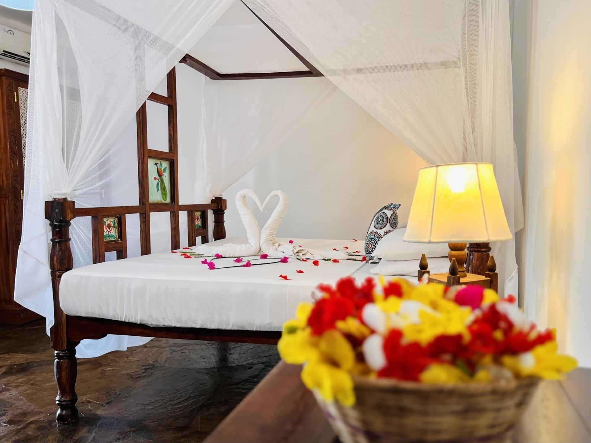Jacaranda Beach Resort Ватаму Экстерьер фото
